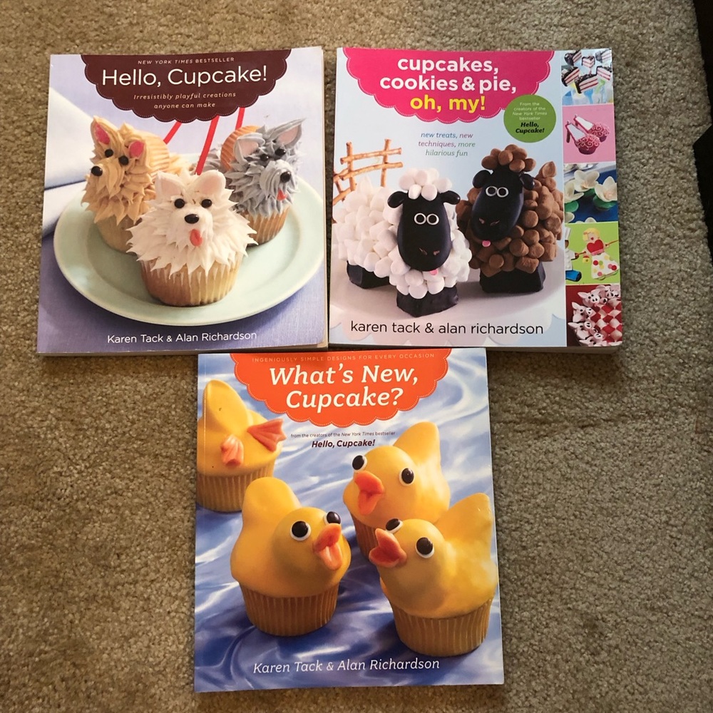 Excellent condition cupcake decorating books